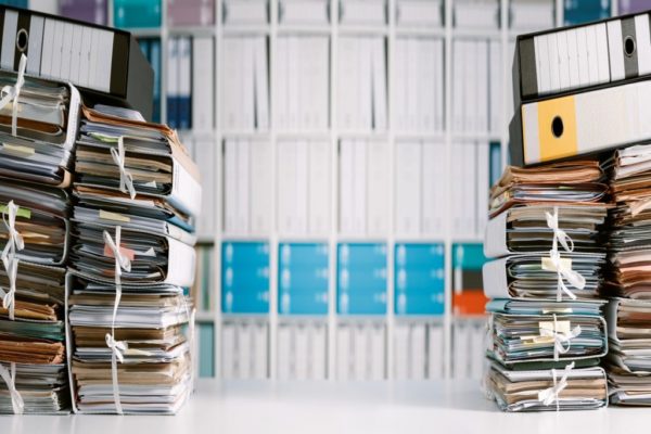 Conheça 3 razões para reduzir a quantidade de papel no seu escritório em 2020